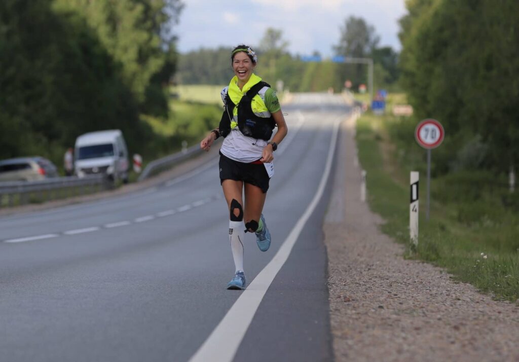 Diana Dzaviza Ultraläuferin Ultramarathon 100km Straßenlauf Achillessehne